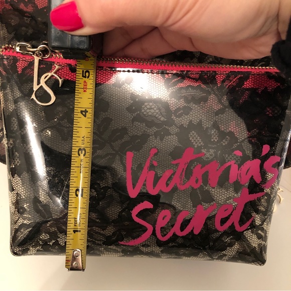 Victoria secrets travel cosmetic with the compartments set - Picture 8 of 11